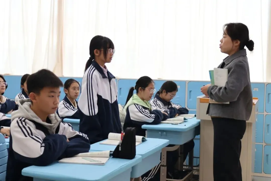 初一新生专访:在风帆,看见成长悄然发生!-第27张图片-四季读书网
