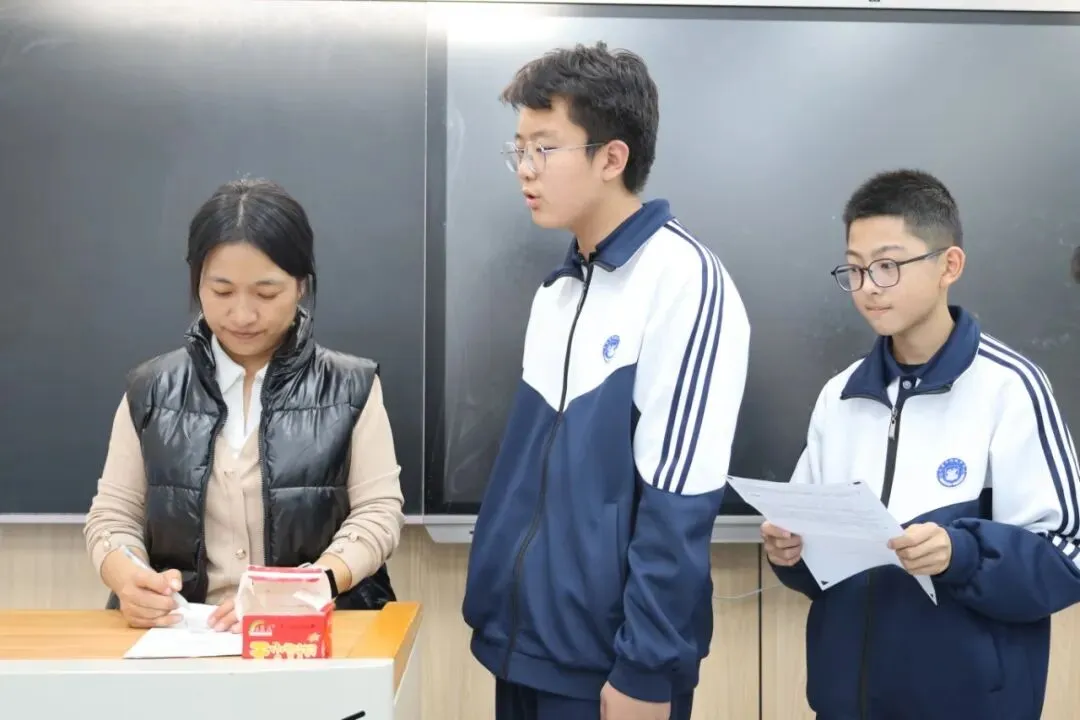初一新生专访:在风帆,看见成长悄然发生!-第42张图片-四季读书网