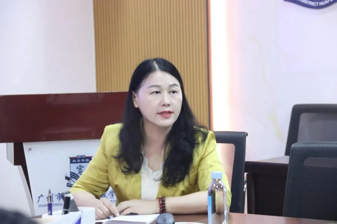 【中学部】初三家长放宽心!校长面对面座谈为家长解忧 | 家校晤谈日顺利举行-第12张图片-四季读书网 【中学部】初三家长放宽心!校长面对面座谈为家长解忧 | 家校晤谈日顺利举行-第12张图片-四季读书网