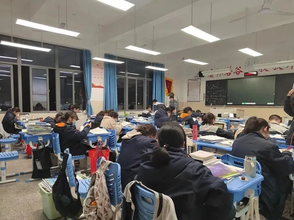 过来人告诉你,新初三上学期干完这几件事,明年中考大概率能冲进重点高中!-第4张图片-四季读书网 过来人告诉你,新初三上学期干完这几件事,明年中考大概率能冲进重点高中!-第4张图片-四季读书网