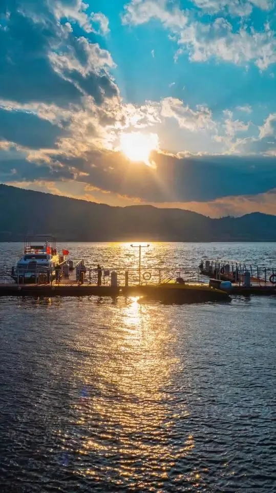 昆明秋季旅游攻略|滇池·翠湖·石林,3天2晚春城漫游指南