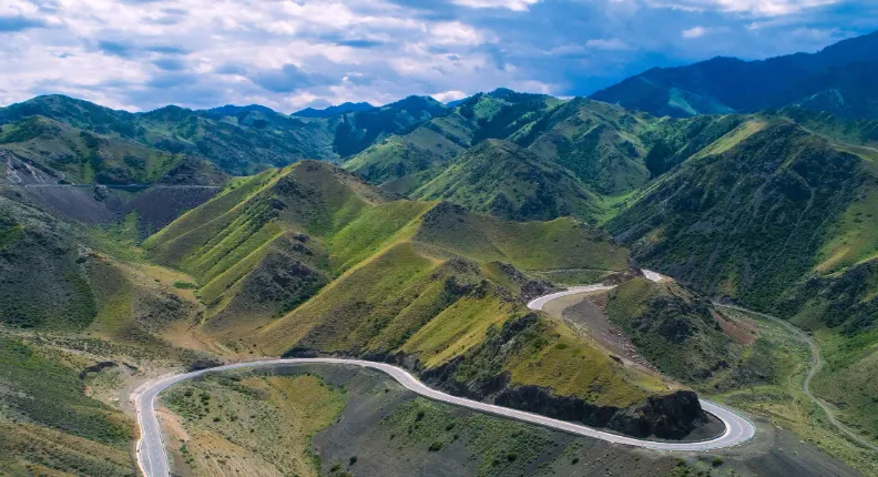 纵贯天山的景观大道:独库公路完整游玩攻略