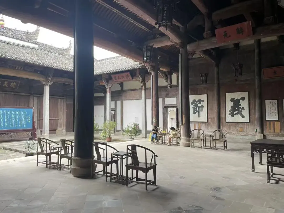 把旅行攻略交给 AI 之后,我再也没打开过那 20 个收藏夹