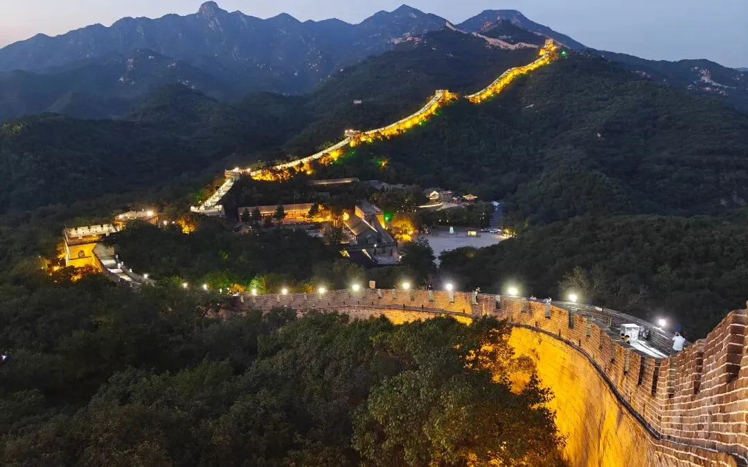 八达岭夜游值得去吗?新手轻松游玩全攻略