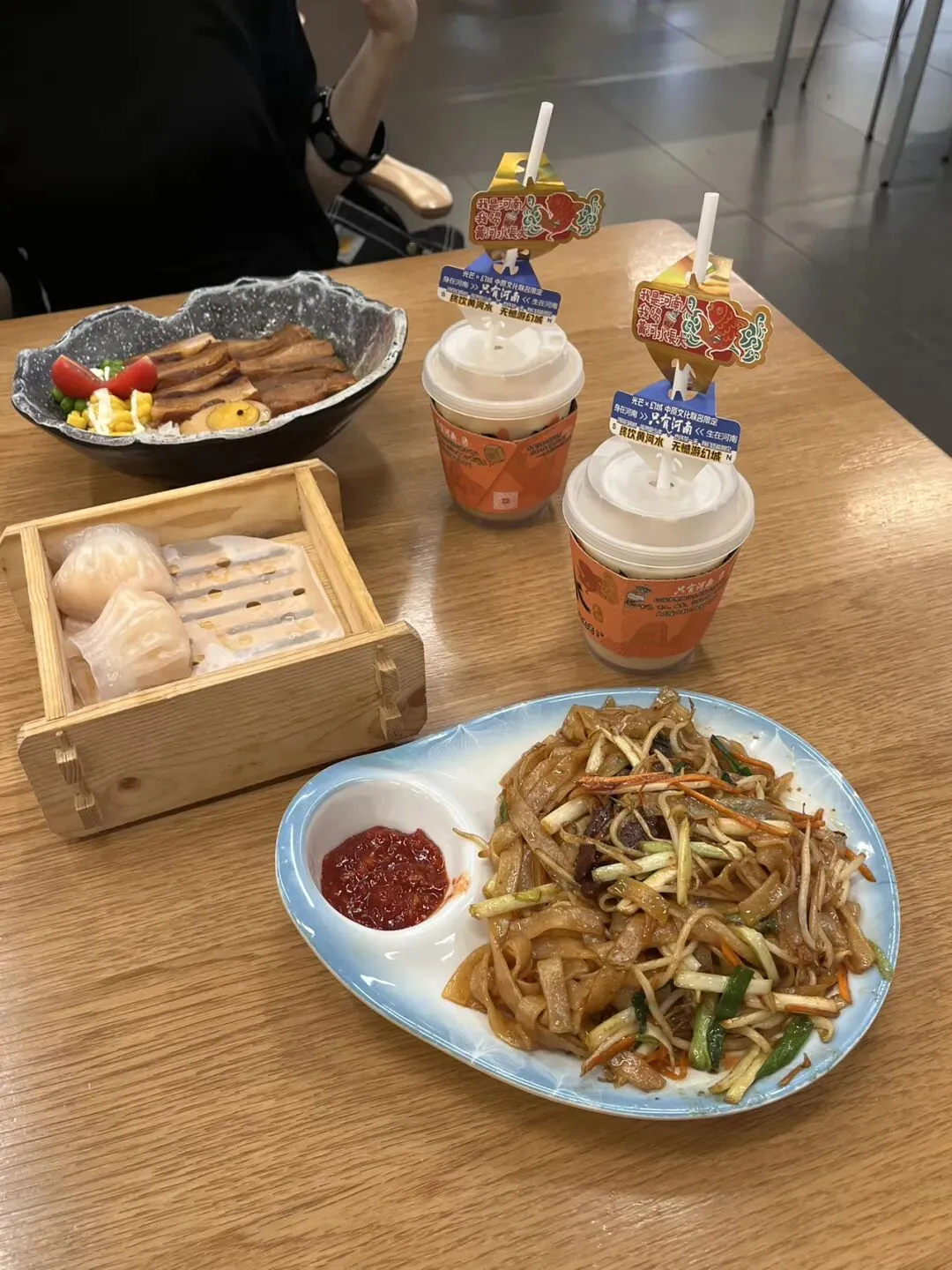 只有河南:在看剧?不不不,在旅游!