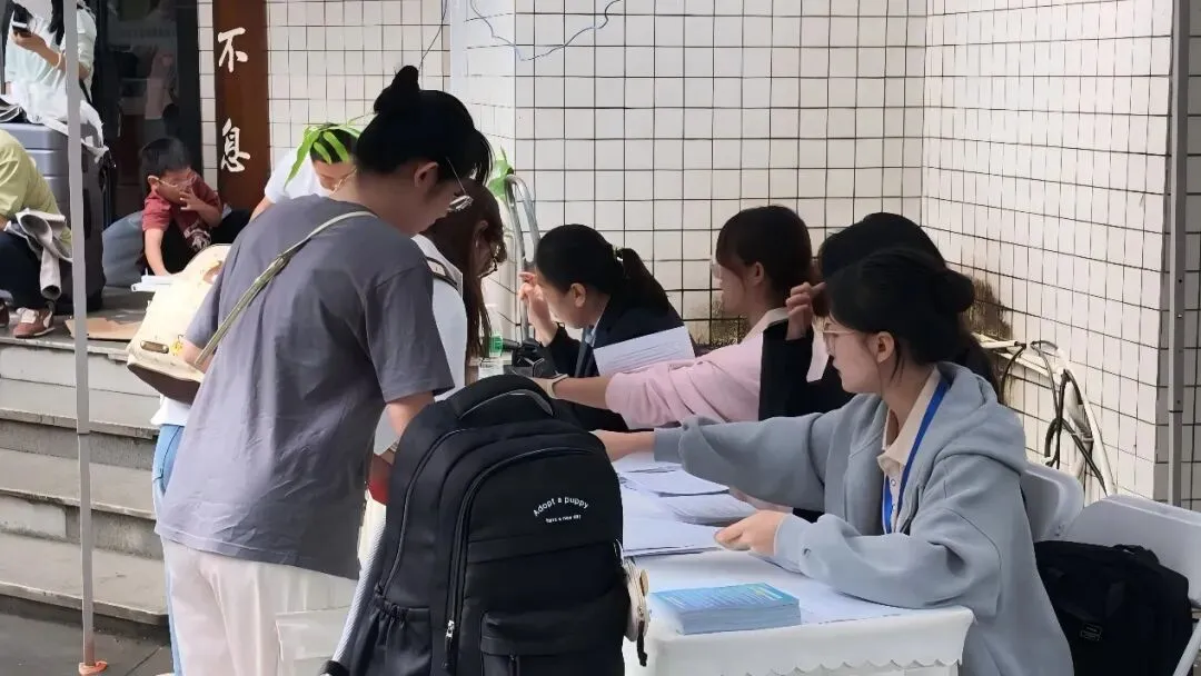 党心护“新橙”,携手赴新程|旅游与文化产业学院学生党支部开展九月主题党日迎新志愿服务活动