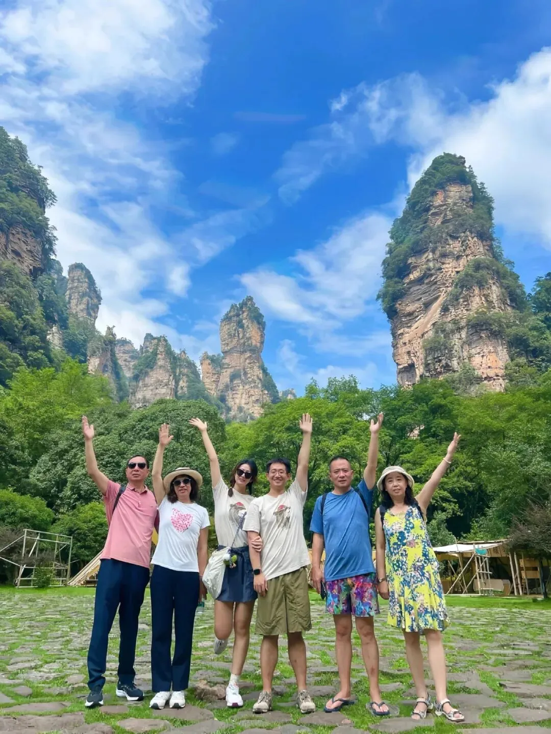 去了张家界3次,张家界旅游真不是你想的那样,能劝一个是一个!熬夜整理张家界超全(必玩景点+花费+避坑+美食+游玩路线)