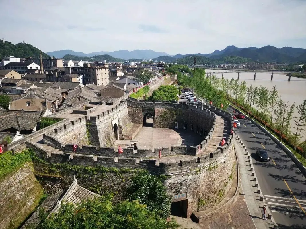 十一国庆反向旅游,这5个人少景美的小众旅行地,挑一个出发.