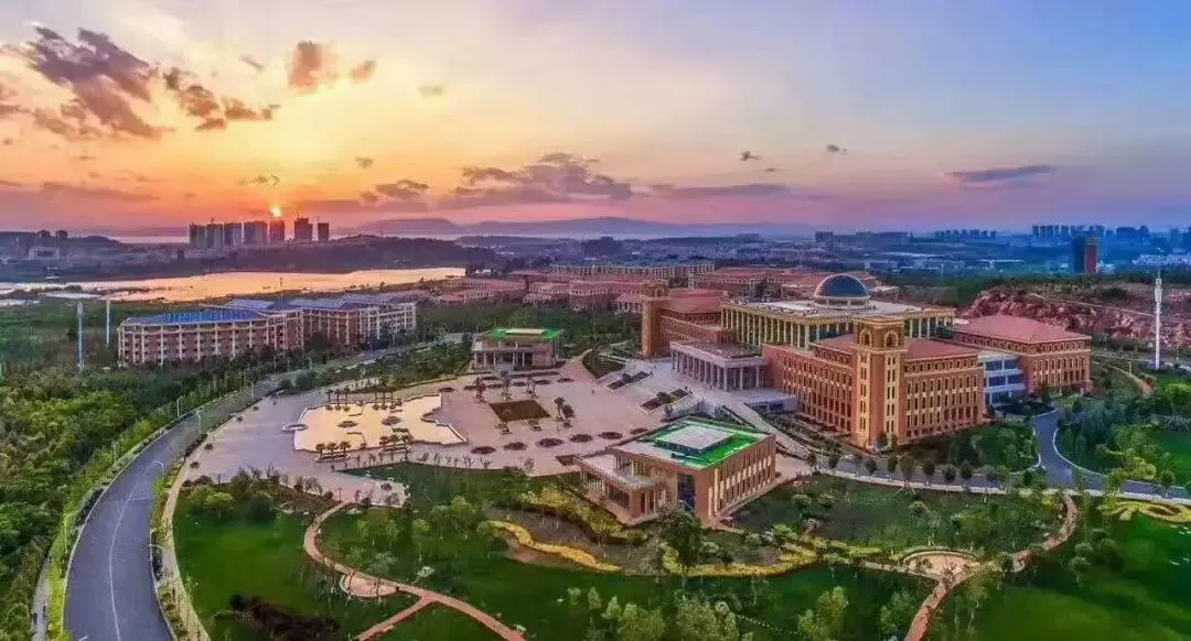 云南大学恺撒里兹旅游:不出国4+0:QS全球前5,值不值?