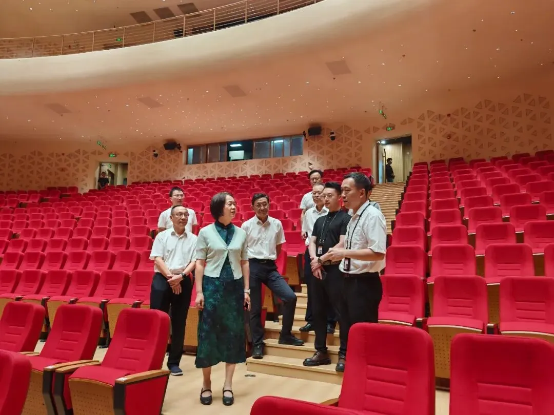 徐利调研公共文化服务和文化旅游产业发展工作