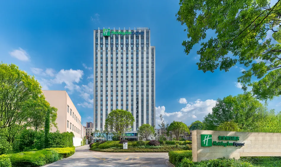 2026在昆明住一个月,哪家旅游度假酒店能洗衣健身?