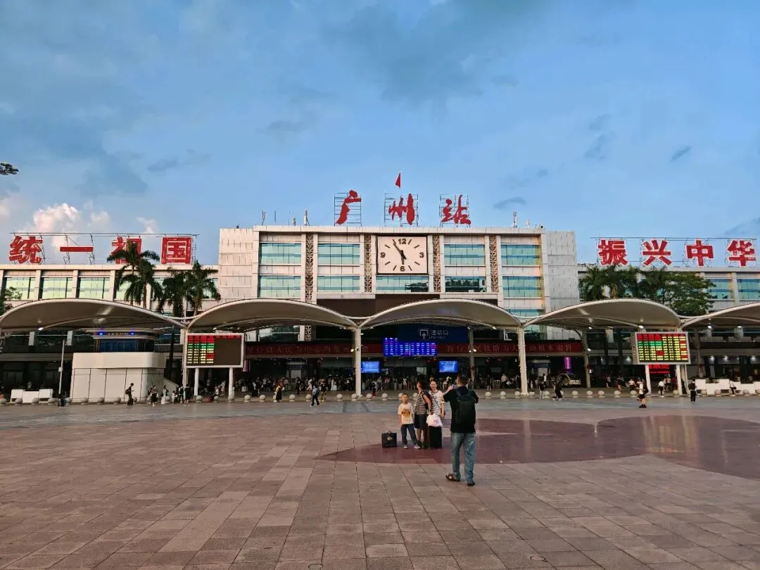 你们抢票来桂林旅游,我抢票回桂林家里躺