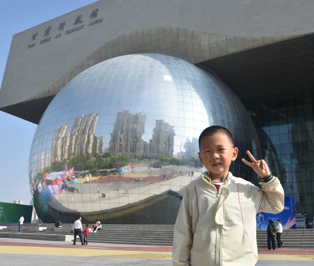 新疆旅游公共交通第四天-甘肃科技馆-西宁