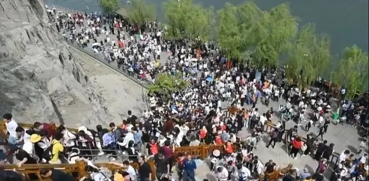 看一次,笑一次,你还敢去旅游吗?
