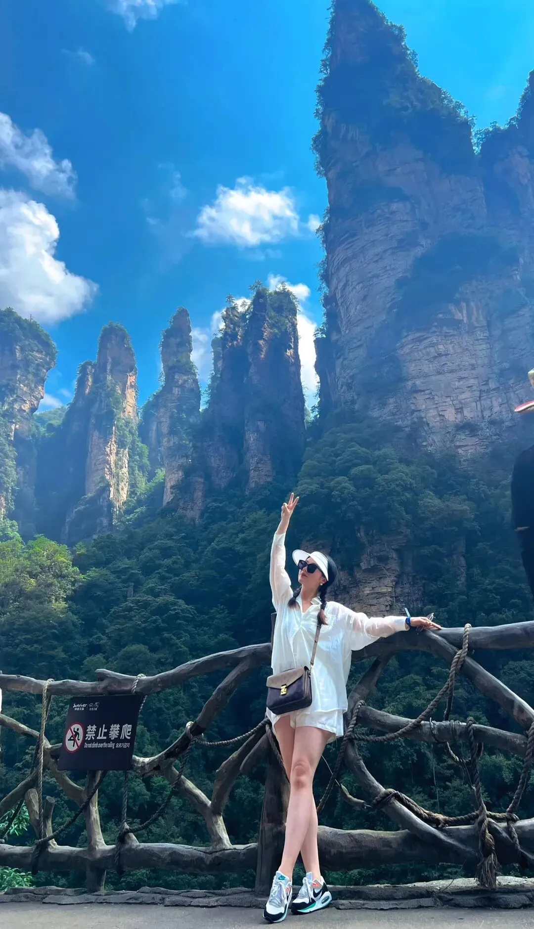 去了张家界3次,张家界旅游真不是你想的那样,能劝一个是一个!熬夜整理张家界超全避坑(必去十大景点+避坑+费用+游玩路线)
