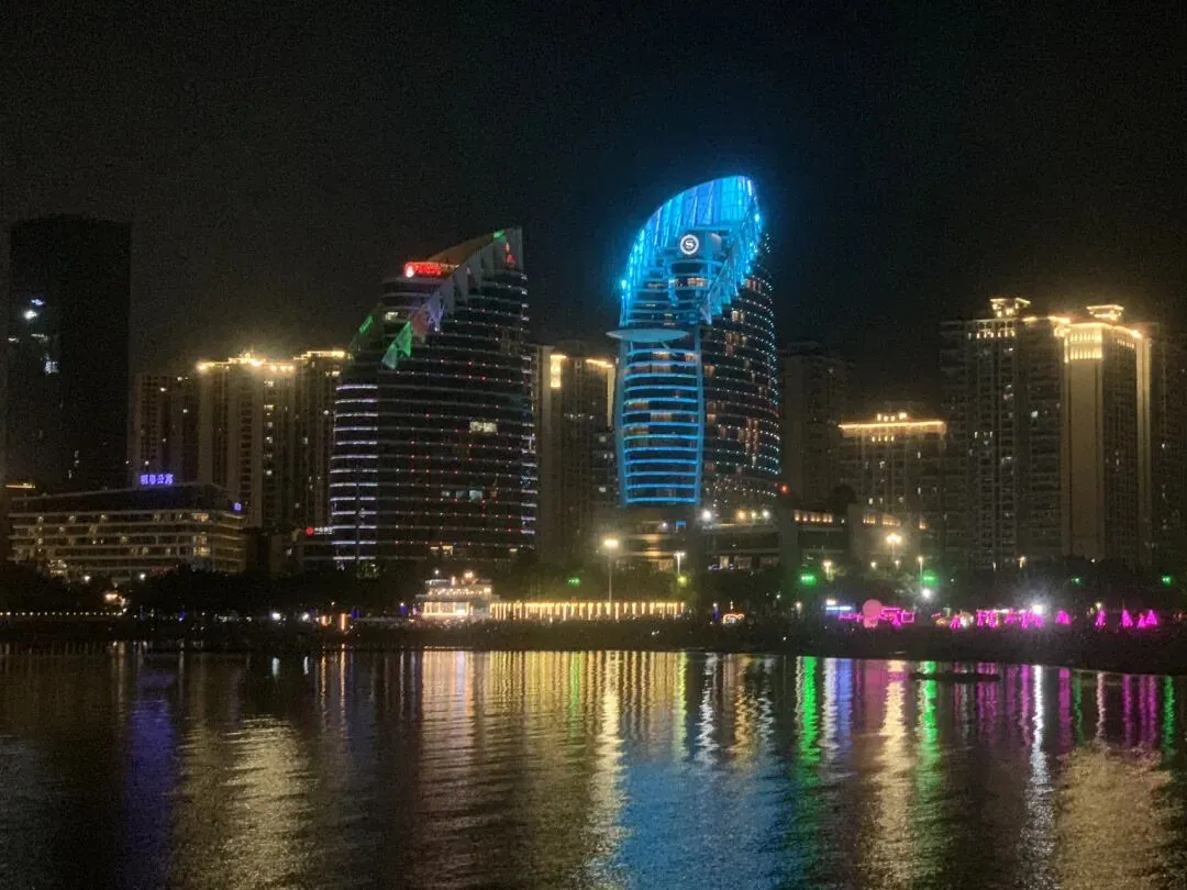 为什么出门旅游两天像过了很久,而在家待着两天时间一晃就过去了.