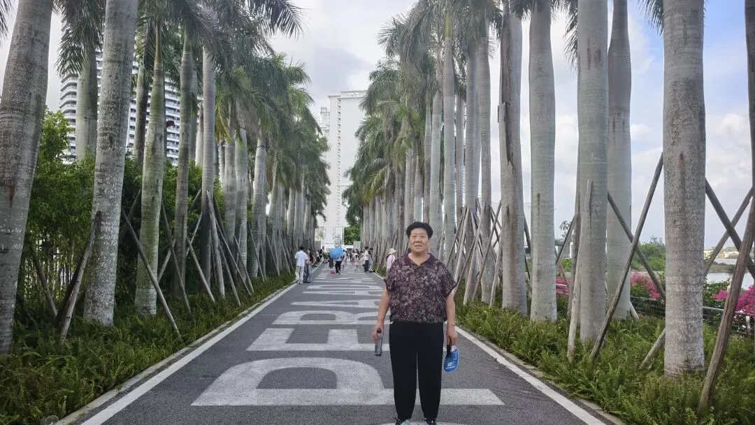 国庆前一个月,我把做了半个月的旅游攻略删了——原因是两个妈妈