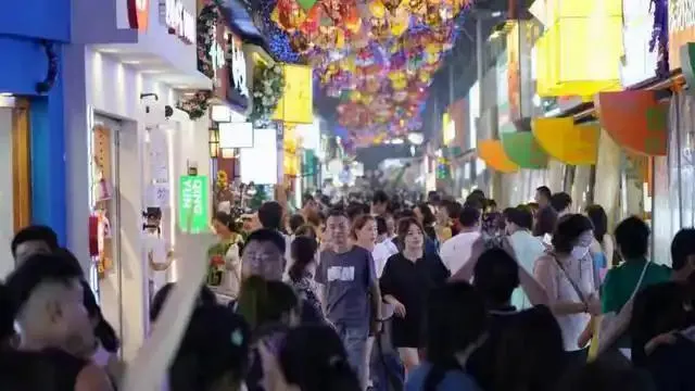 为什么大家一边喊穷,一边又在疯狂旅游?