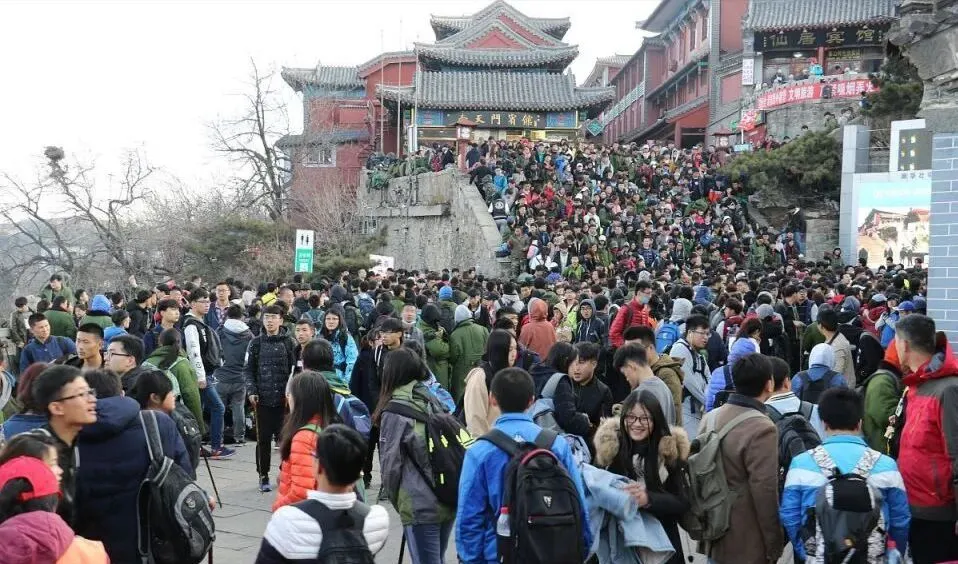 AI 做的旅行攻略为什么总翻车?长假出行正确用法收好