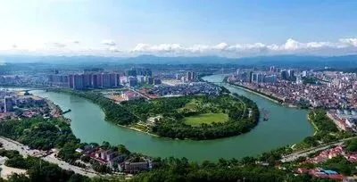 刘昌村/关于打造特色村寨力推乡村旅游成为新经济增长点的建议