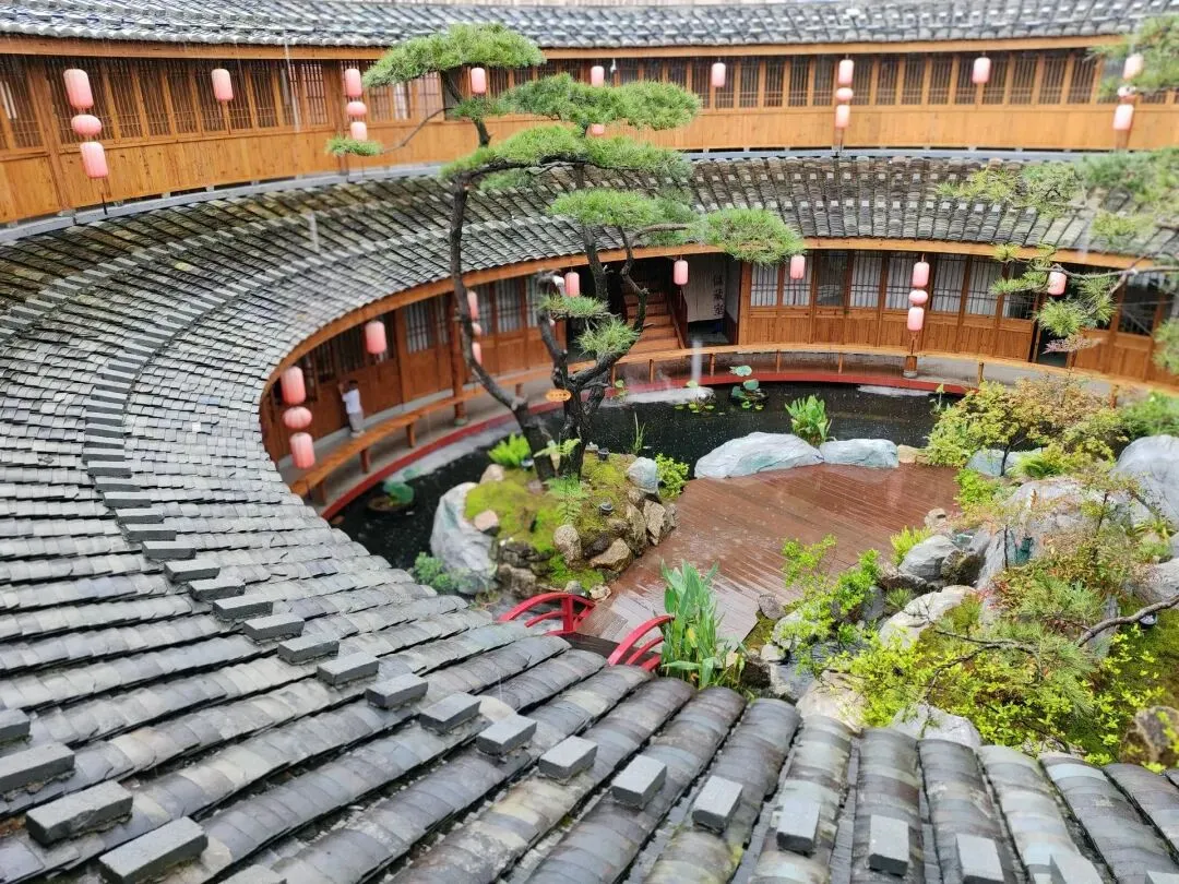 建阳 2 天 1 晚自驾游记|住进围楼设计师酒店,夜游梦华城,逛千年考亭书院
