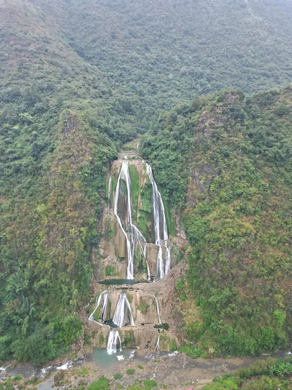 旅游:滴水岩瀑布,410米的野性