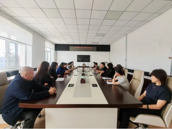 鄂温克族自治旗文体旅游广电局开展扫黑除恶专项斗争应知应会专题培训