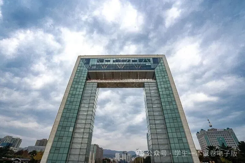 老人去山东旅游,早晚温差怎么穿?穿衣指南