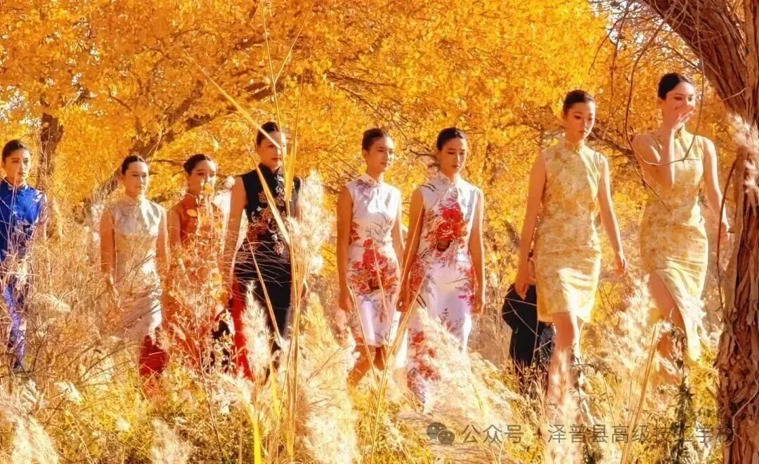 我校服装专业师生亮相金湖杨旅游文化季,以技能服务家乡文旅