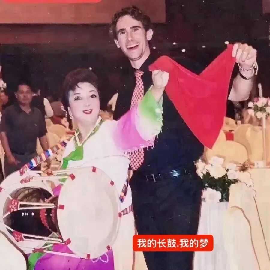 张雪珍:能歌善舞朝鲜风格婚礼司仪