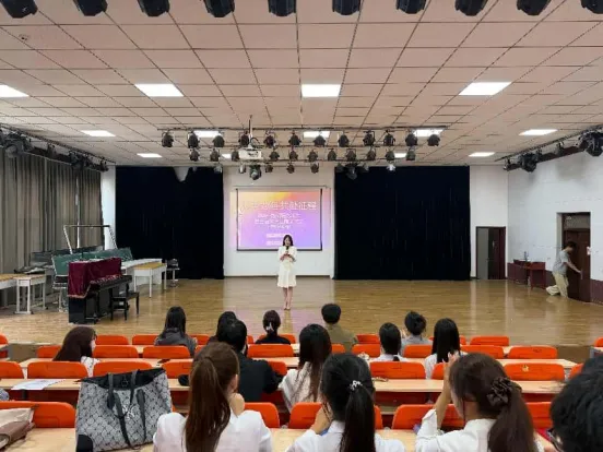以声为炬传薪火,党建引领育新人——音乐舞蹈学院教工第二党支部党员教师参与筹办第28届齐越朗诵艺术节暨全国大学生朗诵大赛校级选拔赛
