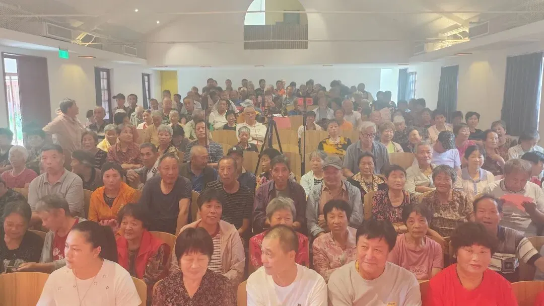 快讯| 蟠龙古地歌飞扬,孝道浜西舞华章——记浜西村文艺队庆国庆专场演出