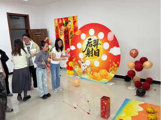 【文明实践 四季如歌】我们的节日·中秋|月满中秋乐翻天!宝东镇机关趣味活动欢乐上线!