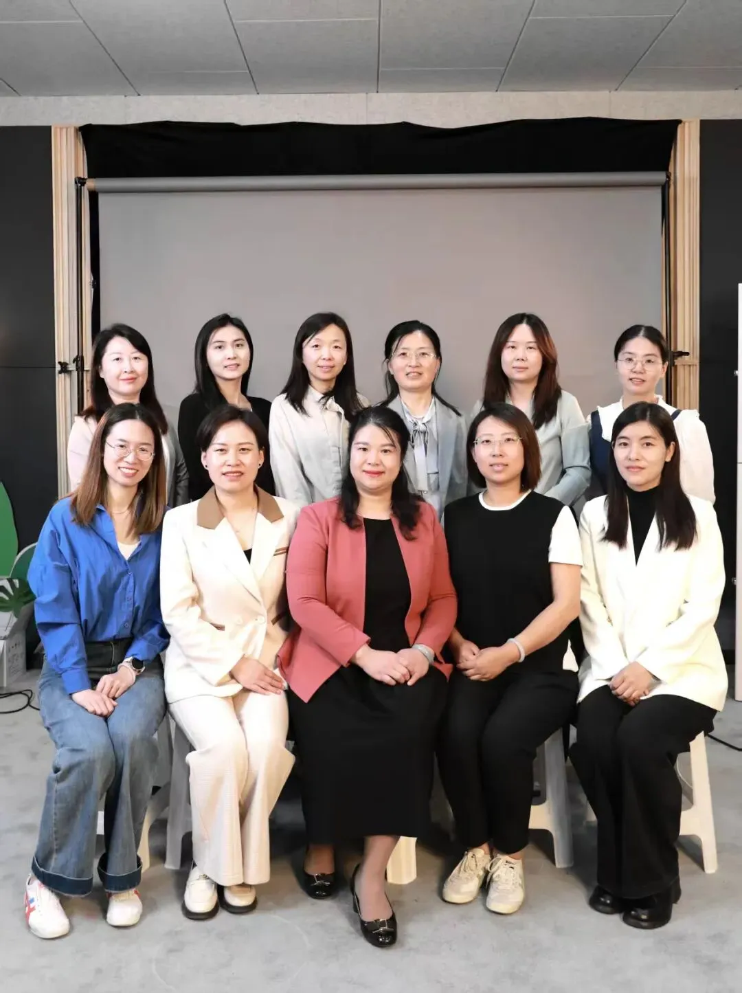 北京劳动者之歌|人大附中北京经济技术开发区学校小学语文教研组:杏坛绽芳华 巾帼育桃李