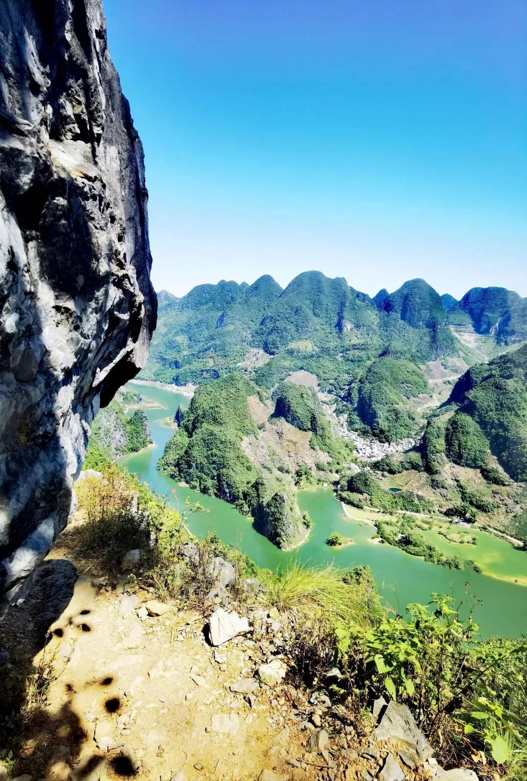 《杜丘之歌》:无字之歌,唱尽孤倔