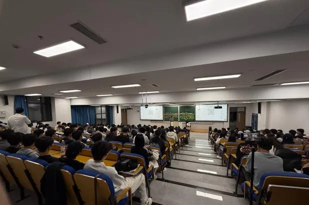 音乐学院举办“单词飞嘟嘟”趣记单词竞速比赛