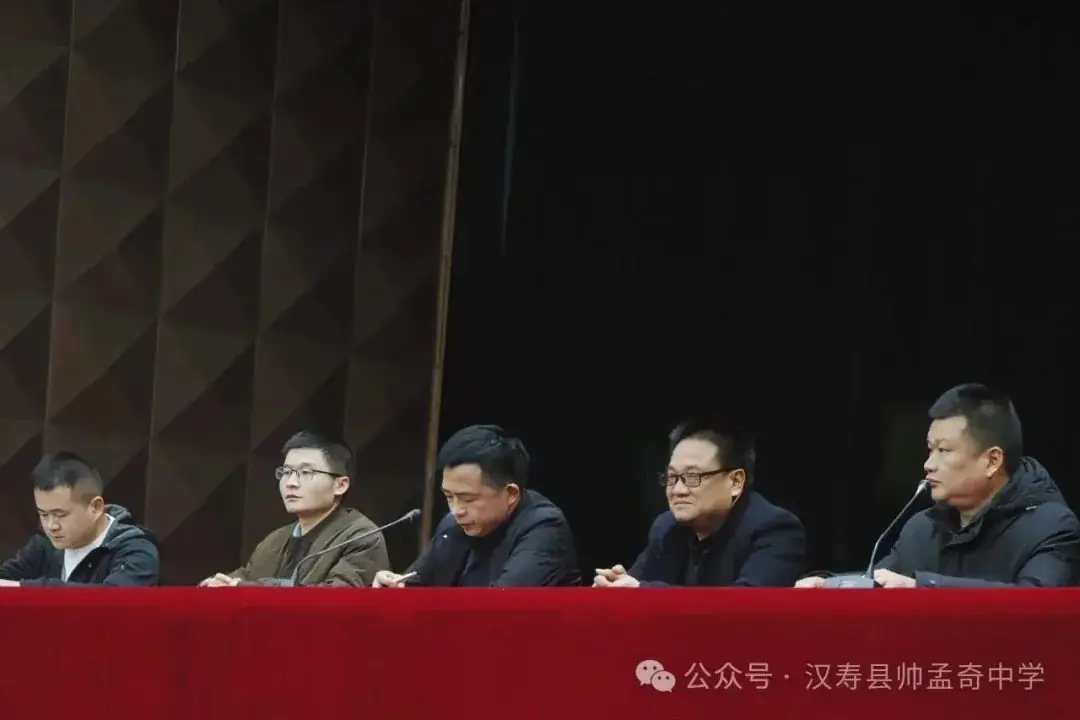 奋战百日 圆梦六月——帅孟奇中学迎中考百日誓师大会-第2张图片-四季读书网