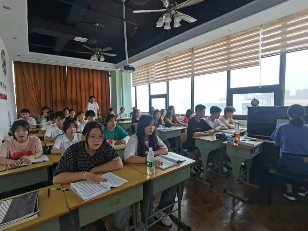 一所致力于中高考的专业学校!-第24张图片-四季读书网 一所致力于中高考的专业学校!-第24张图片-四季读书网