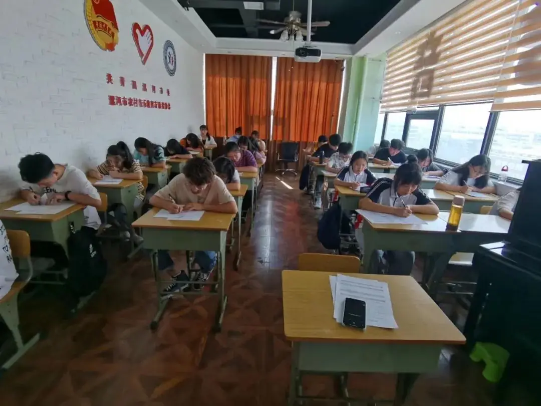 一所致力于中高考的专业学校!-第23张图片-四季读书网 一所致力于中高考的专业学校!-第23张图片-四季读书网