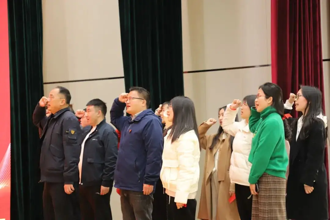 奋战百日迎中考,青春励志向未来|2024届初三年级中考百日誓师大会-第15张图片-四季读书网