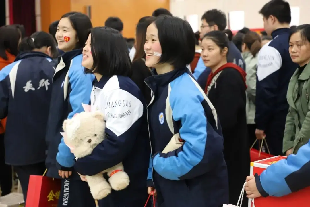 奋战百日迎中考,青春励志向未来|2024届初三年级中考百日誓师大会-第39张图片-四季读书网
