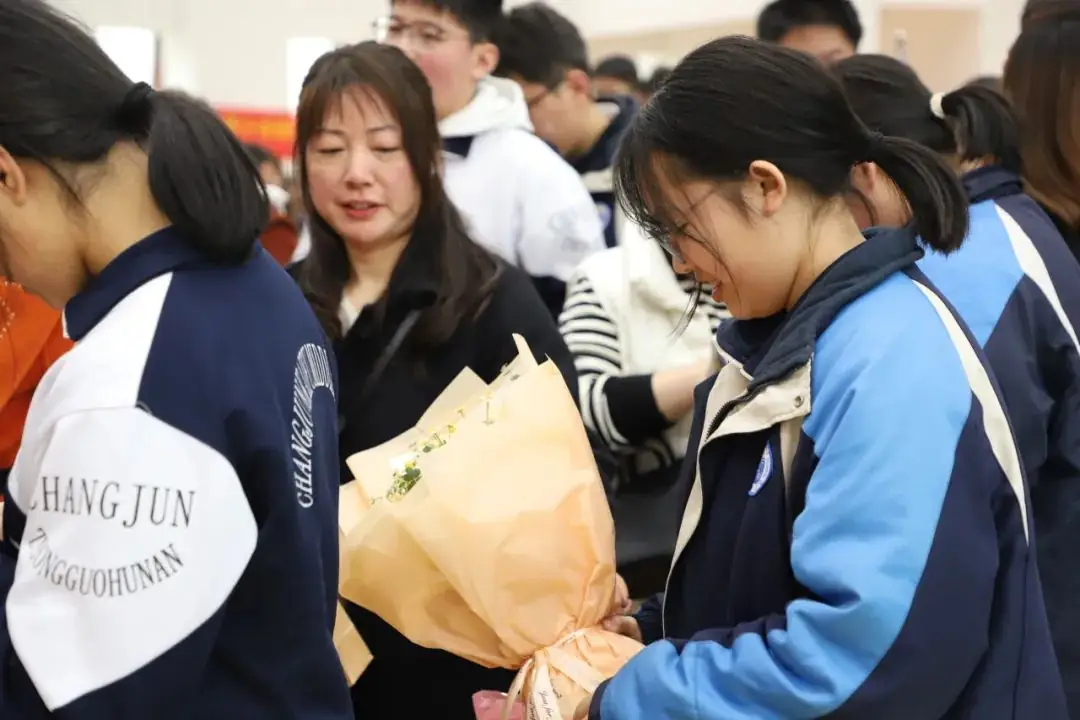 奋战百日迎中考,青春励志向未来|2024届初三年级中考百日誓师大会-第38张图片-四季读书网