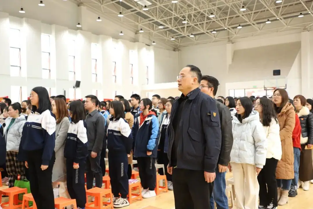奋战百日迎中考,青春励志向未来|2024届初三年级中考百日誓师大会-第4张图片-四季读书网