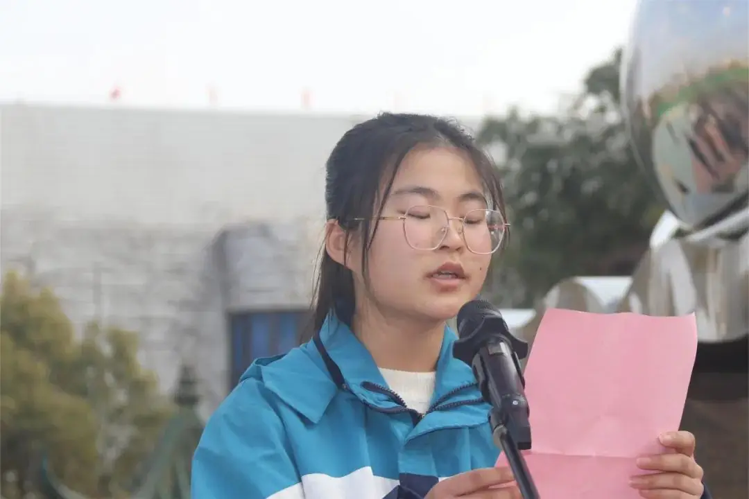 上冈实验初级中学隆重举行中考百日誓师大会(多图) 第7张