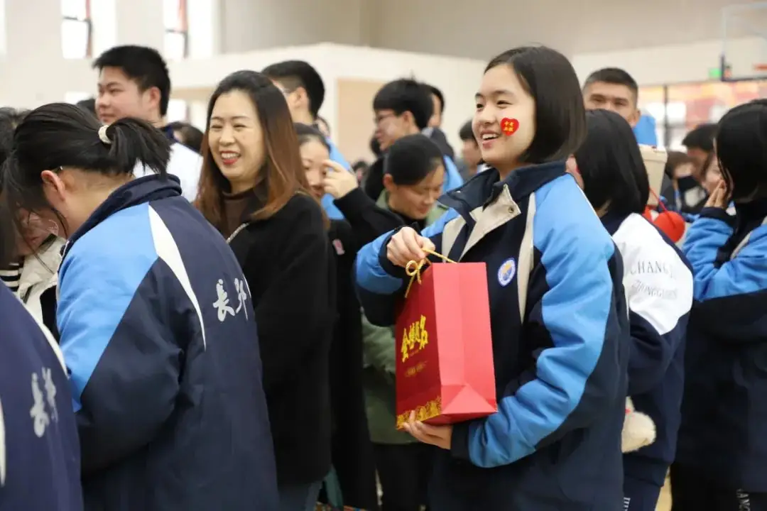 奋战百日迎中考,青春励志向未来|2024届初三年级中考百日誓师大会-第37张图片-四季读书网