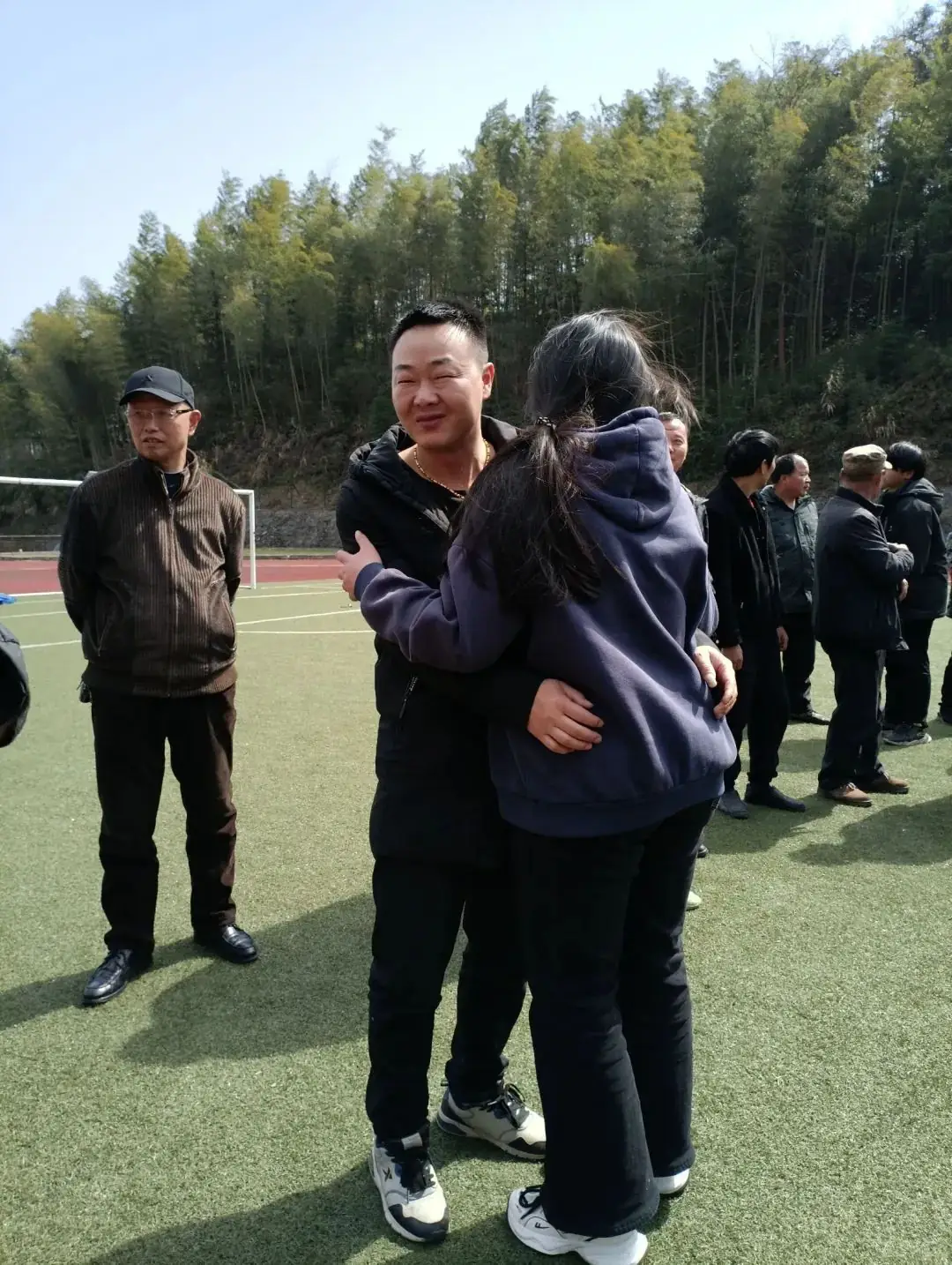 【中考誓师】龙行龘龘拼百日   热辣滚烫逐梦想——梅岭学校组织召开2024年中考百日冲刺誓师大会-第14张图片-四季读书网