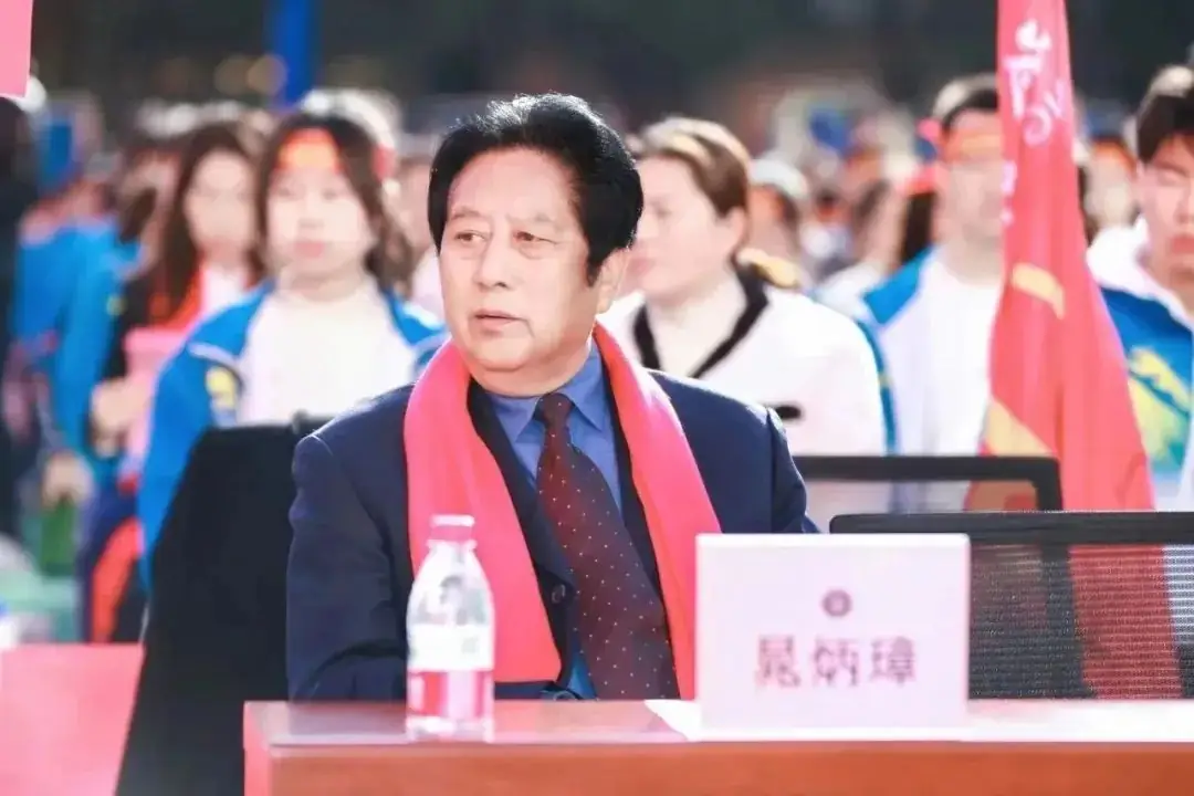 【高考宣誓】亮剑高考誓夺桂冠 十八立志勇承大任——实验中学高考宣誓暨成人礼活动 第9张