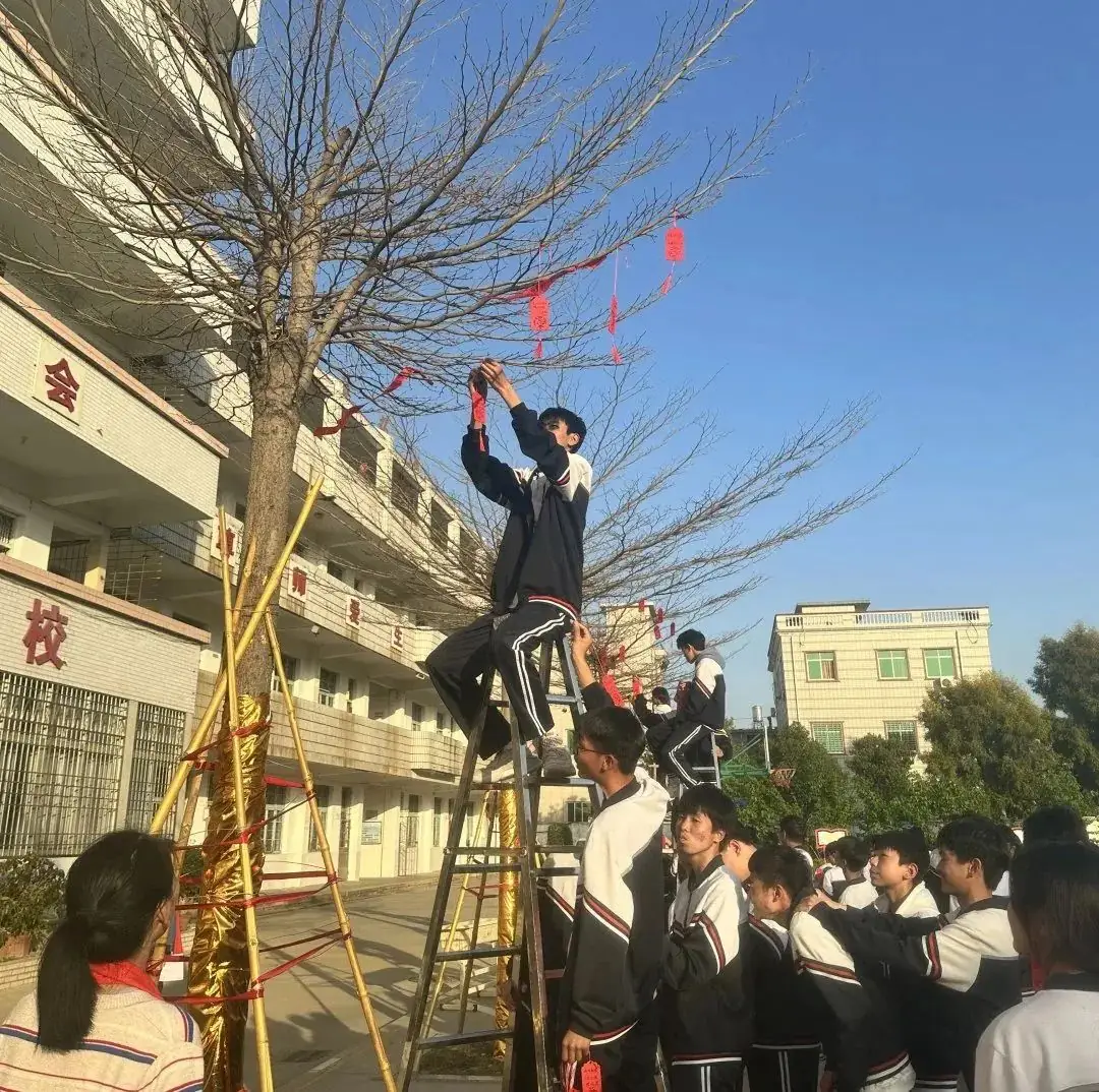 三年磨一剑,百日铸辉煌——浒茂中学举行中考百日冲刺誓师大会-第12张图片-四季读书网 三年磨一剑,百日铸辉煌——浒茂中学举行中考百日冲刺誓师大会-第12张图片-四季读书网