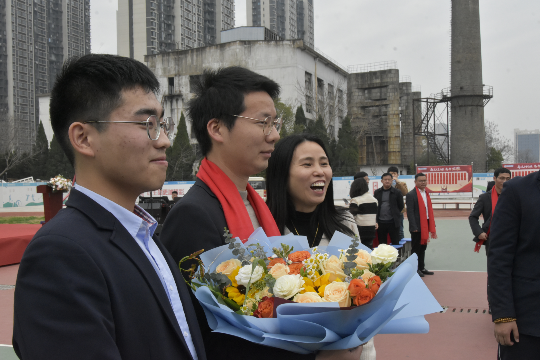 致青春战高考,燃激情铸辉煌——2024届高三年级高考冲刺活动暨联考颁奖大会-第23张图片-四季读书网