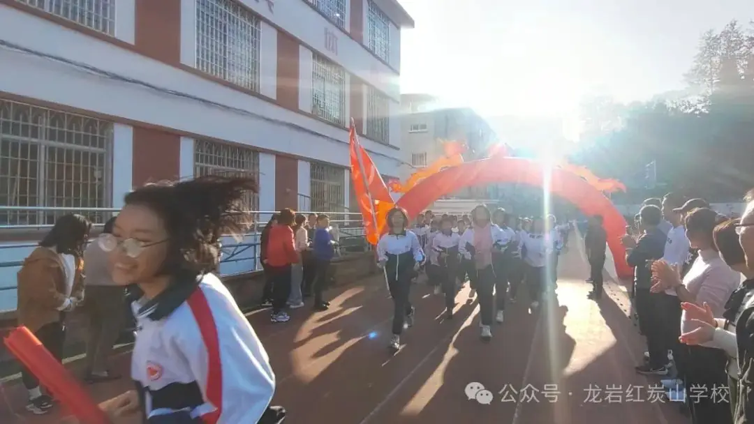 2024年中考中考百日誓师大会-第19张图片-四季读书网 2024年中考中考百日誓师大会-第19张图片-四季读书网